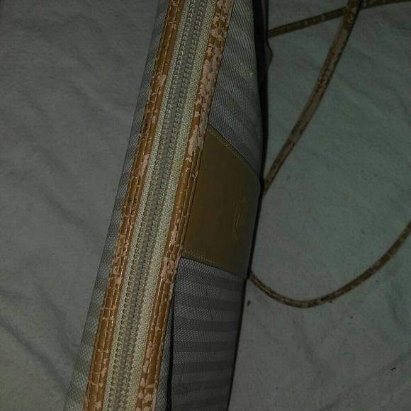Vintage Tan Fendi crossbody and checkbook cover - Picture 4 of 4
